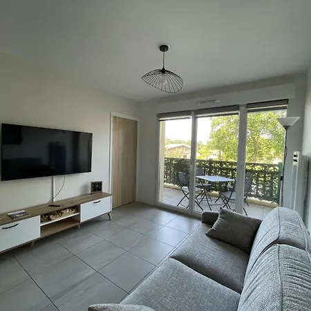 T2 Proche Plages Et Commerces Avec Terrasse à Vieux-boucau - Fr-1-239-1072 *