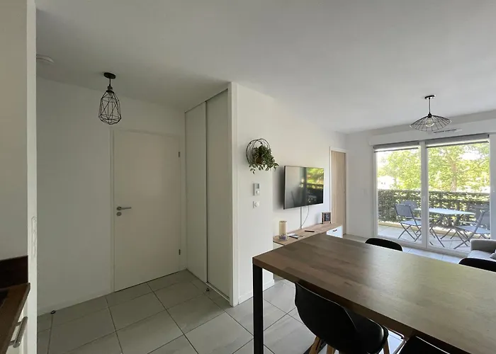 T2 Proche Plages Et Commerces Avec Terrasse A Vieux-boucau - Fr-1-239-1072 Апартаменты *