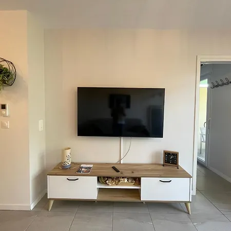 T2 Proche Plages Et Commerces Avec Terrasse A Vieux-boucau - Fr-1-239-1072 *