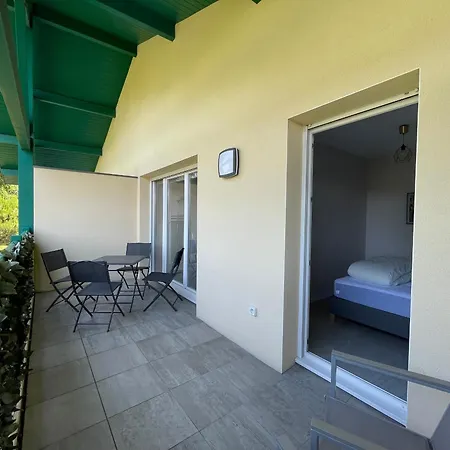 T2 Proche Plages Et Commerces Avec Terrasse A Vieux-boucau - Fr-1-239-1072